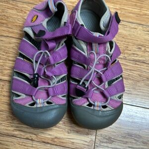 Keen waterproof size 6